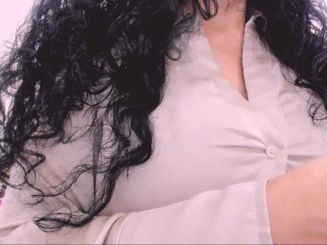 latinvalery's BongaCams show and profile