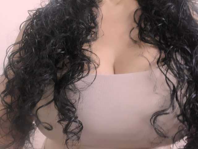 latinvalery's BongaCams show and profile