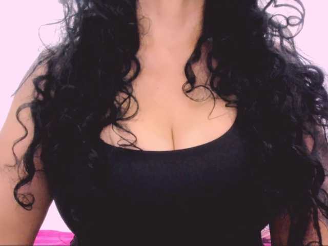 latinvalery's BongaCams show and profile