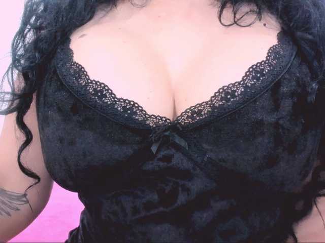 latinvalery's BongaCams show and profile