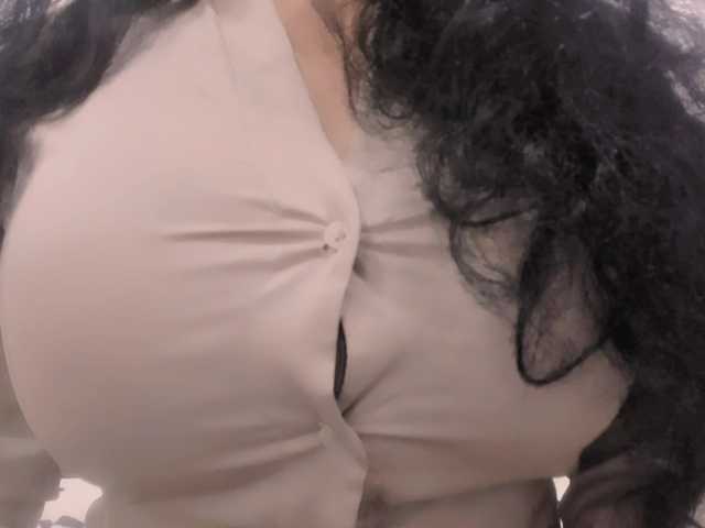 latinvalery's BongaCams show and profile