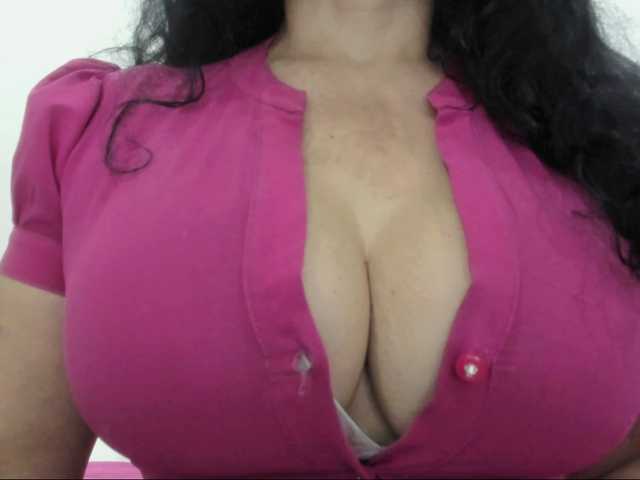 latinvalery's BongaCams show and profile