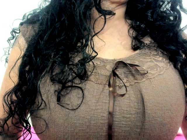 latinvalery's BongaCams show and profile