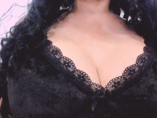 latinvalery's BongaCams show and profile