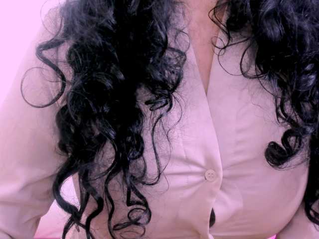 latinvalery webcam bongacams model stream image