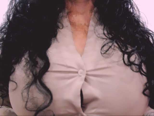 latinvalery's BongaCams show and profile