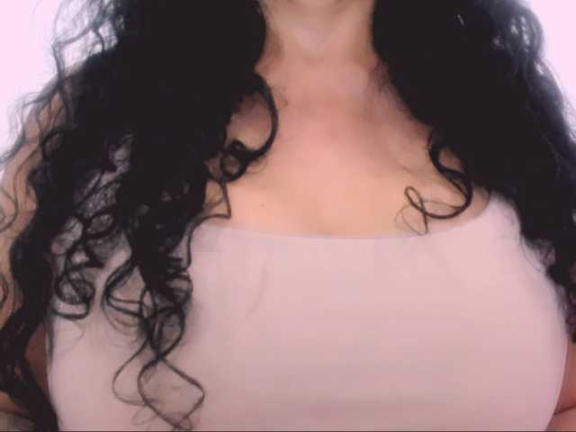 latinvalery's BongaCams show and profile