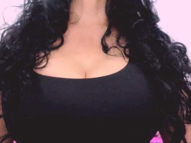 latinvalery's BongaCams show and profile