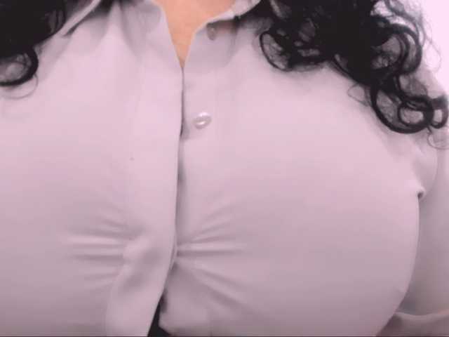 latinvalery's BongaCams show and profile