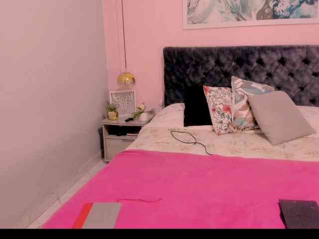 latinvalery webcam
