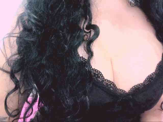 latinvalery Live Webcam on BongaCams