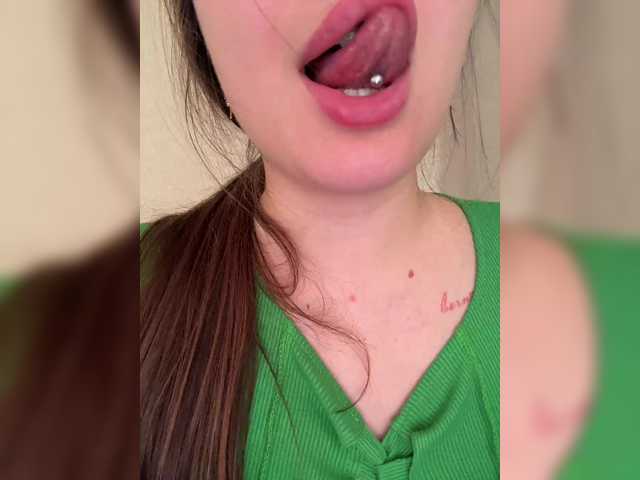 SweetyW- from BongaCams