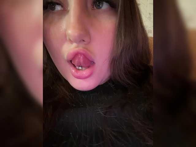 SweetyW-'s BongaCams show and profile