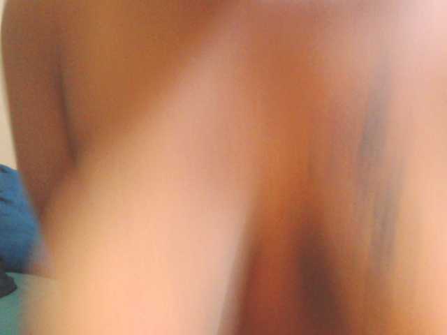 Bustytitsxx22's BongaCams show and profile