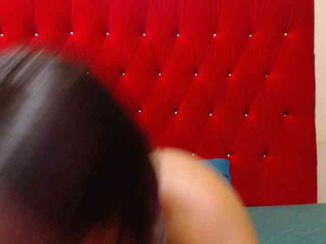 Bustytitsxx22 webcam