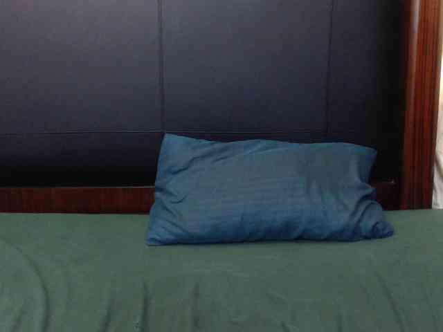 Bustytitsxx22 webcam