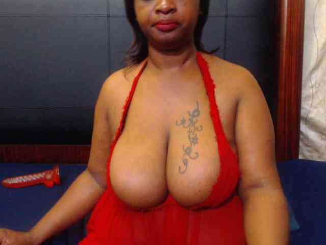 Bustytitsxx22 webcam