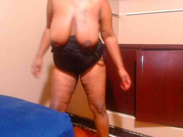 Bustytitsxx22 webcam