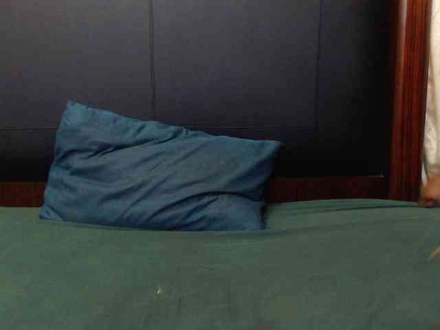 Bustytitsxx22 webcam