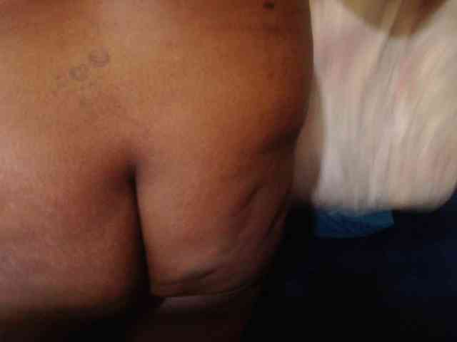 Bustytitsxx22 webcam