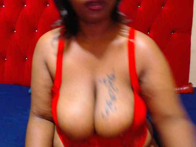 Bustytitsxx22 webcam