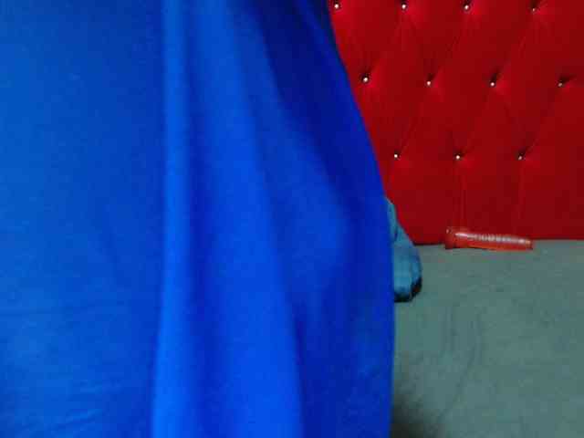 Bustytitsxx22 webcam