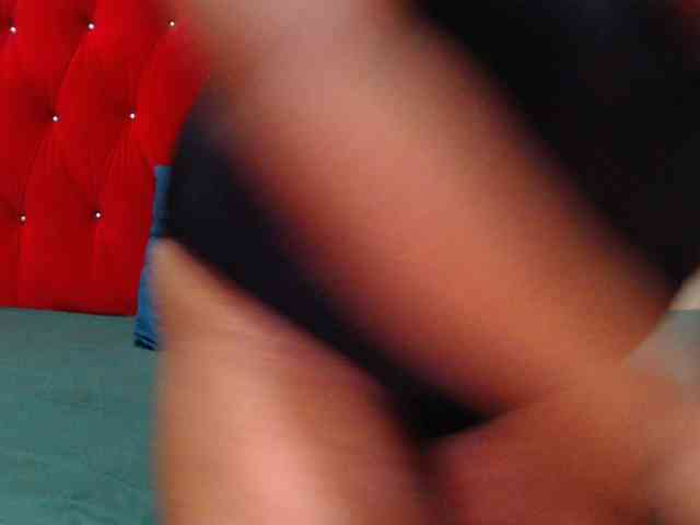 Bustytitsxx22 webcam