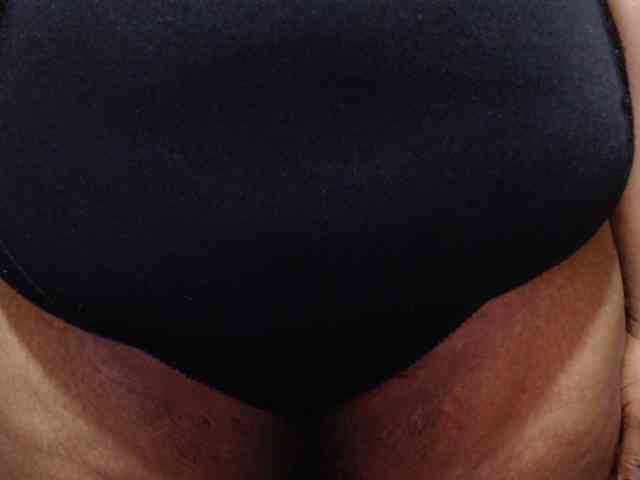 Bustytitsxx22 webcam