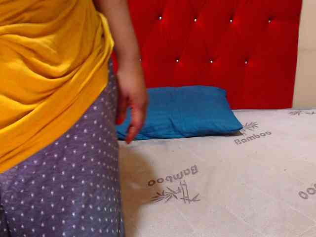 Bustytitsxx22 webcam