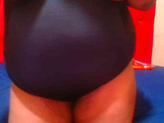 Bustytitsxx22 webcam