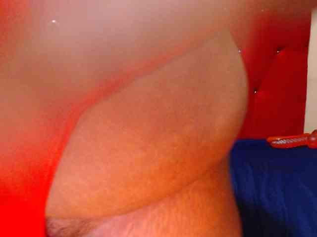 Bustytitsxx22 webcam