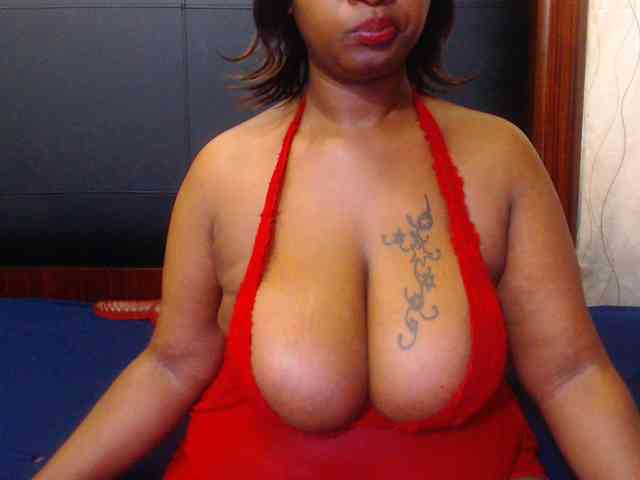 Bustytitsxx22 webcam