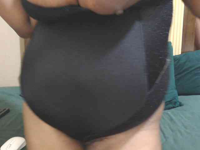 Bustytitsxx22 webcam