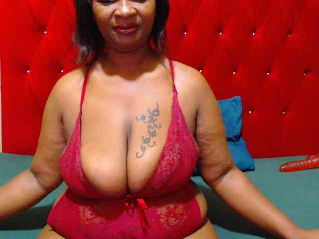 Bustytitsxx22 webcam