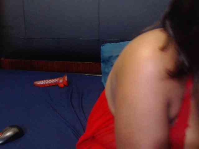 Bustytitsxx22 webcam