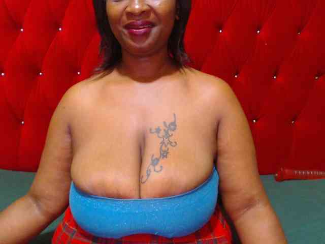 Bustytitsxx22 webcam