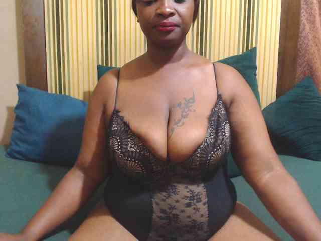 Bustytitsxx22 webcam