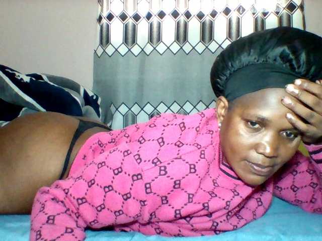 Queenafrica live cam profile