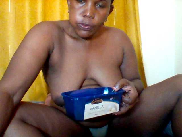 Queenafrica's BongaCams show and profile