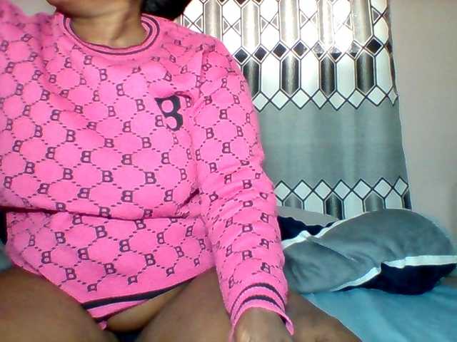 Queenafrica live cam profile