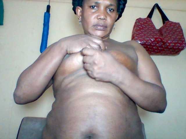 Queenafrica's BongaCams show and profile