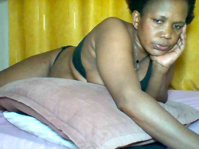 Queenafrica webcam