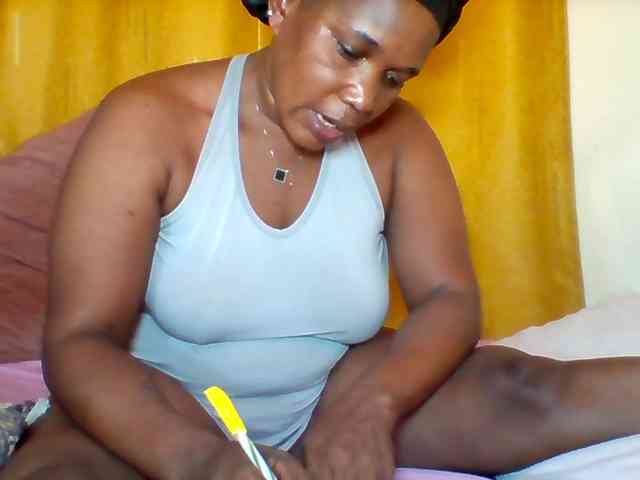 Queenafrica webcam