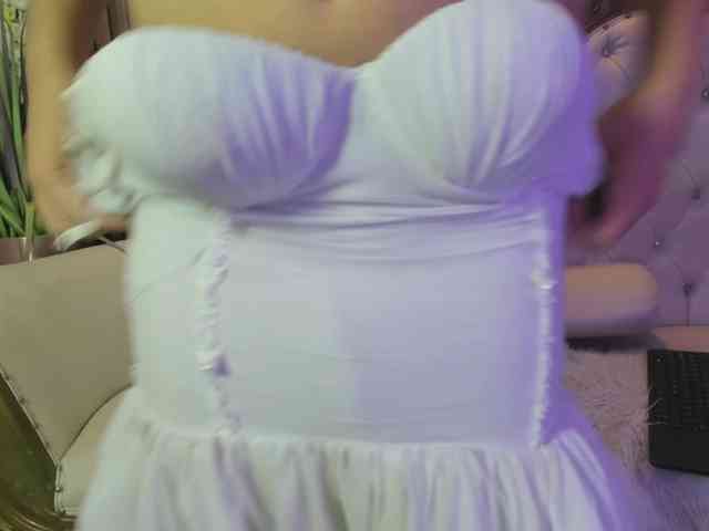 KarineWine Live Webcam on BongaCams