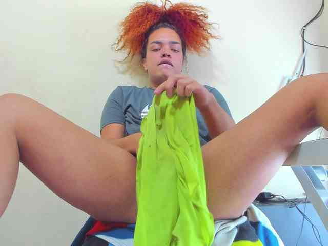KarineWine's Sexcam