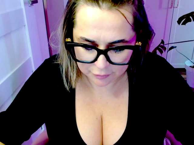 le modèle perfectDIANA est en webcam porno dans un show sur le site bongacams, il possède les tags suivants: White/Caucasian,Blonde,Shaved