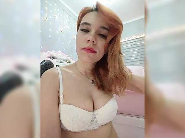 Kitteen's BongaCams show and profile