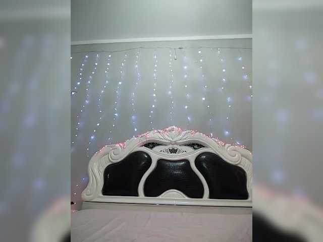 Kitteen's BongaCams show and profile