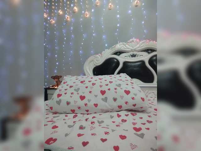 Kitteen's BongaCams show and profile