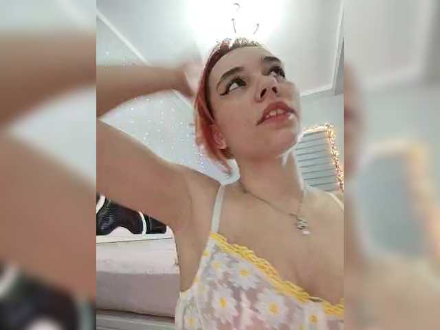 Kitteen's BongaCams show and profile